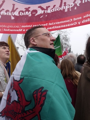 Welsh flag on shoulders